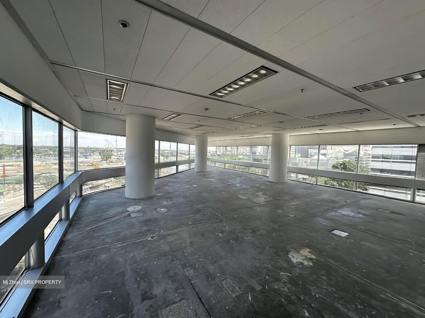 Gateway East (D7), Office #544180681